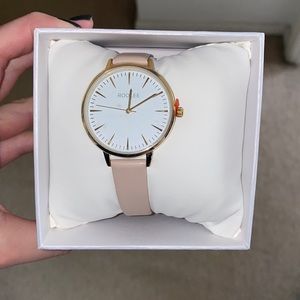 NWT never worn watch. Perfect condition